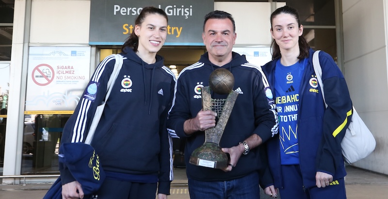 ŞAMPİYON F.BAHÇE OPET YURDA DÖNDÜ