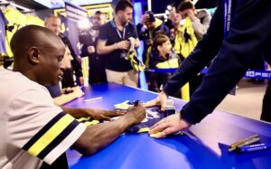 FENERIUM’DA YILDIZLI İMZA GÜNÜ
