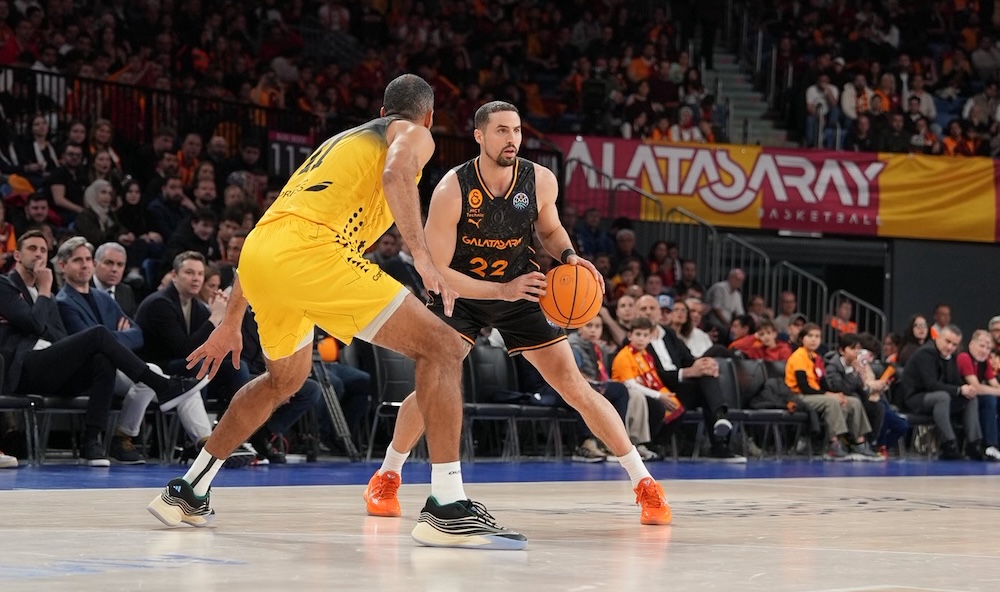 CİMBOM SERİYİ SON MAÇA TAŞIDI