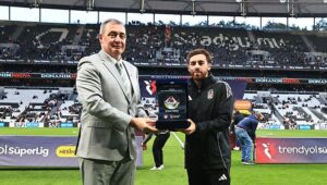 ORKUN KÖKÇÜ’YE AYIN GOLÜ ÖDÜLÜ