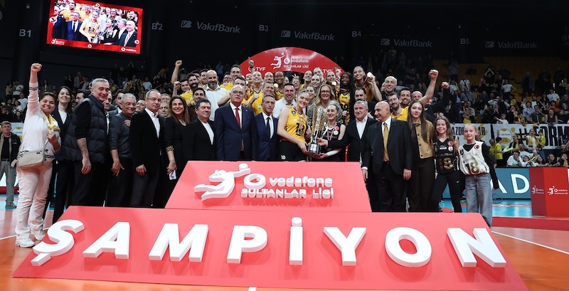 VOLEYBOLDA ÖDÜLLER SAHİPLERİNİ BULDU