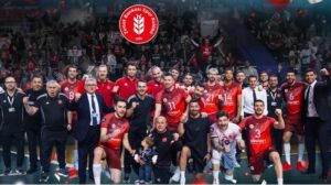 ZİRAAT BANKKART FİNAL BİLETİNİ ALDI