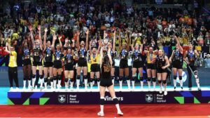 VAKIFBANK ŞAMPİYONLUK KUPASINI ALDI