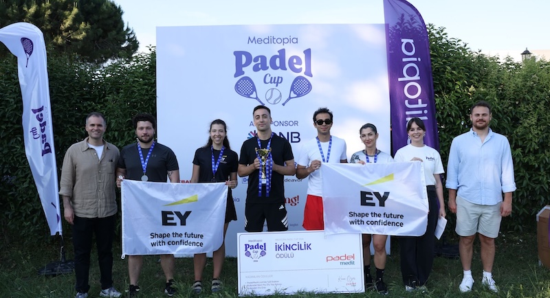 Türkiye’nin İlk Şirketler Arası Padel Turnuvası Tamamlandı