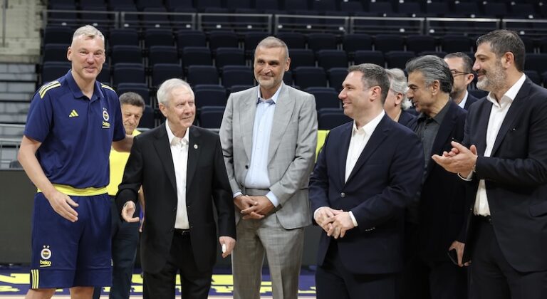 Aziz Yıldırım’dan Fenerbahçe Beko’ya Moral Ziyareti