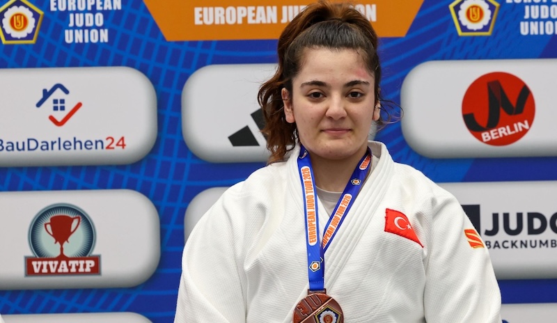 İzmirli Sema Mete Avrupa Kupası’nda Bronz Madalya Kazandı