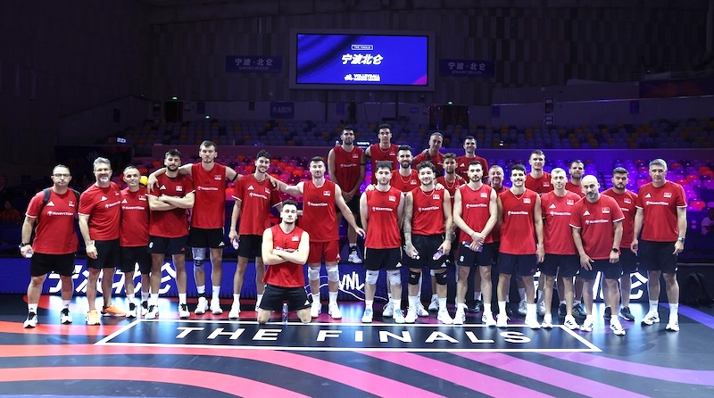 EFELER TARİHİ MAÇA ÇIKIYOR