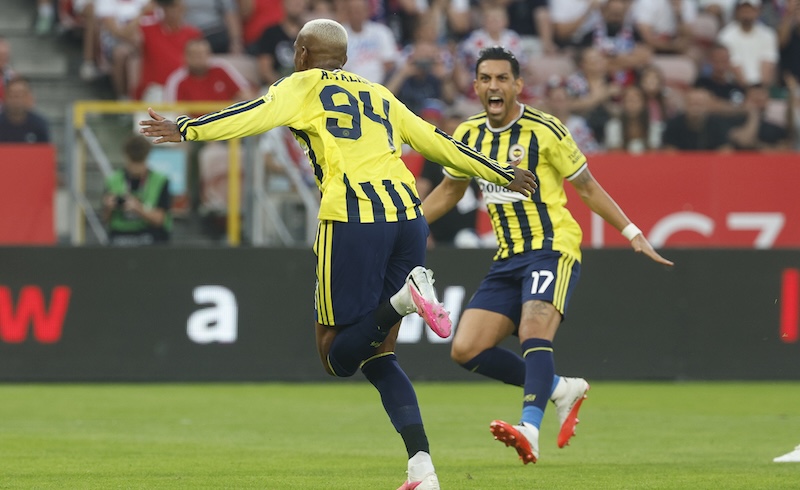 FENERBAHÇE ZORLANDI AMA TURLADI