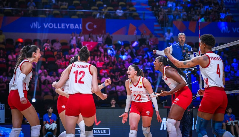 FİLENİN SULTANLARI YARI FİNALDE