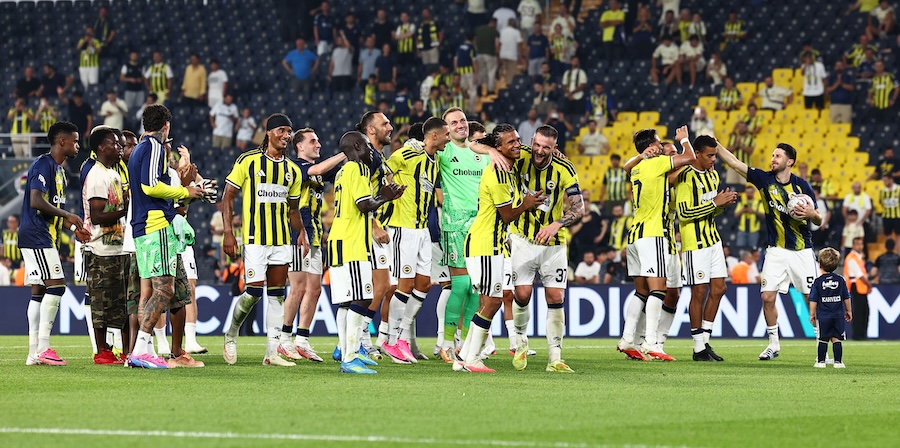 FENERBAHÇE PLAY-OFF’A GÖZ KIRPTI