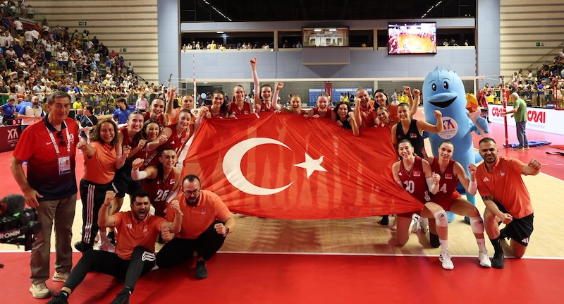 FİLENİN SULTANLARI AKDENİZ’DE ŞAMPİYON