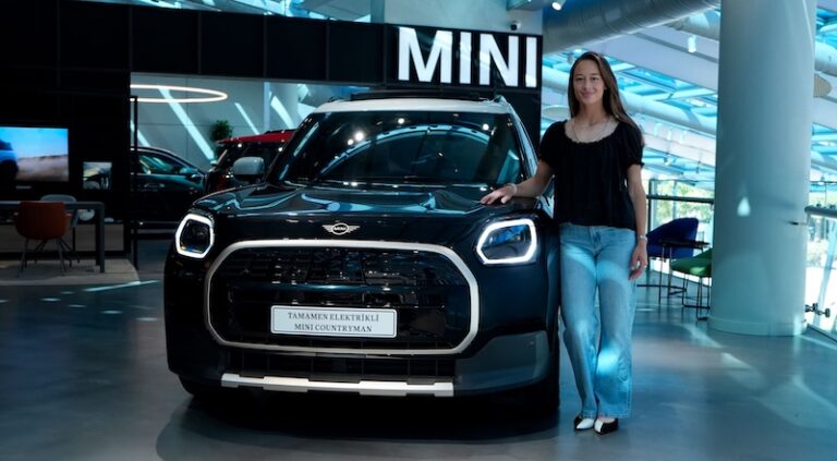 MINI, Zeynep Sönmez ile İş Birliğini Yeniledi