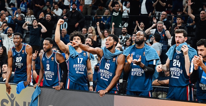 EFES’TEN REAL MADRID’E GEÇİT YOK