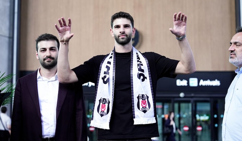 ÜMİT AKDAĞ BEŞİKTAŞ’TA