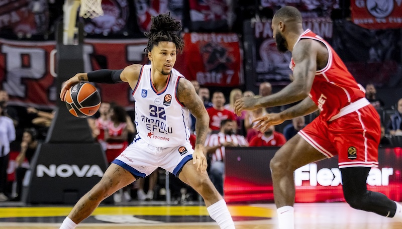 ANADOLU EFES YUNANİSTAN’DA DAĞILDI