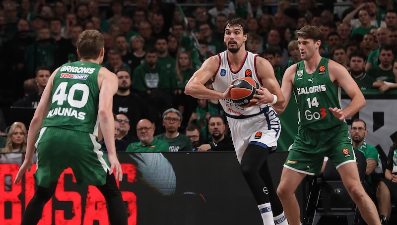 ANADOLU EFES LİTVANYA’DA GÜLDÜ