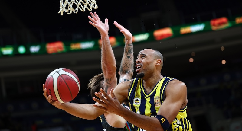FENERBAHÇE TARFİN EVİNDE KAYBETTİ