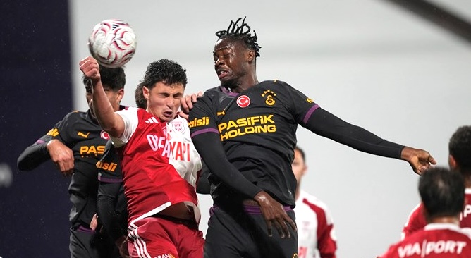 GALATASARAY’DAN GEÇ AÇILDI: 3-3